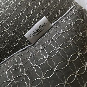 CALVIN KLEIN Throw Pillow Set - Down Filling